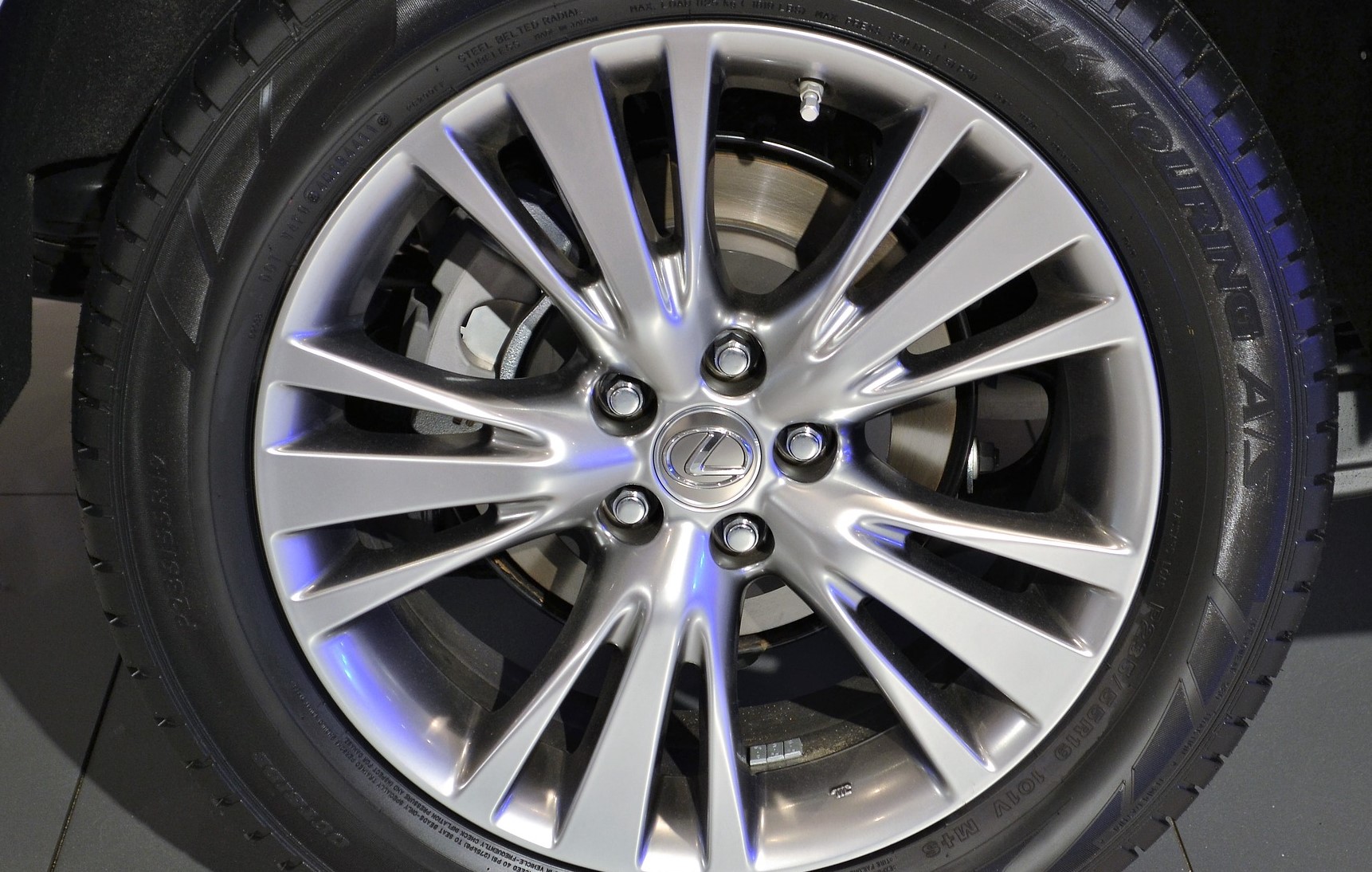 New Lexus Wheel - GWCars.org
