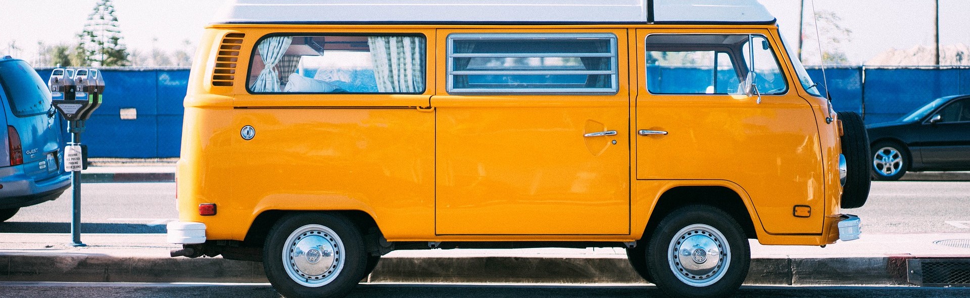 Yellow Classic Van - GWCars.org