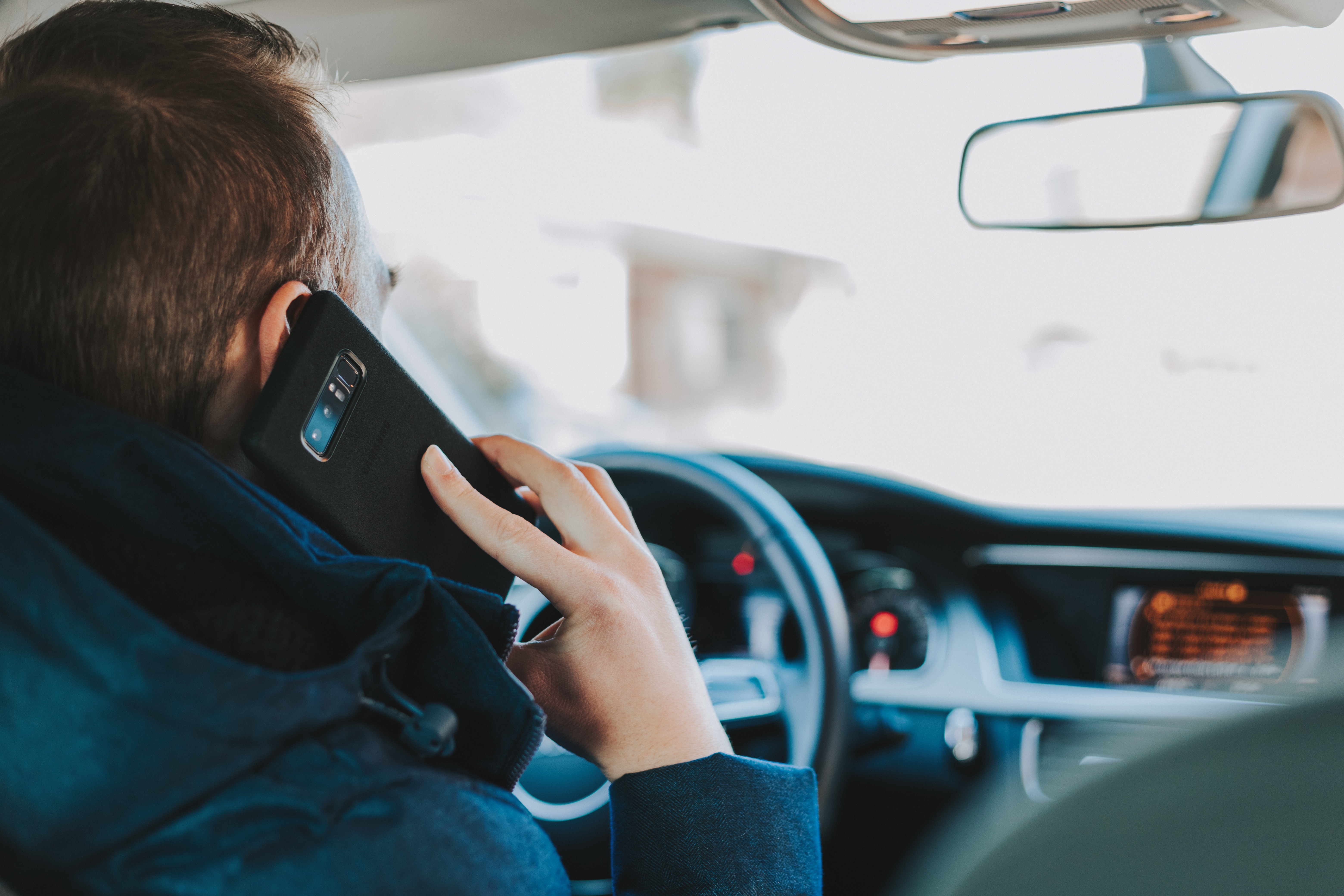 Distracted Driving - GWCars.org